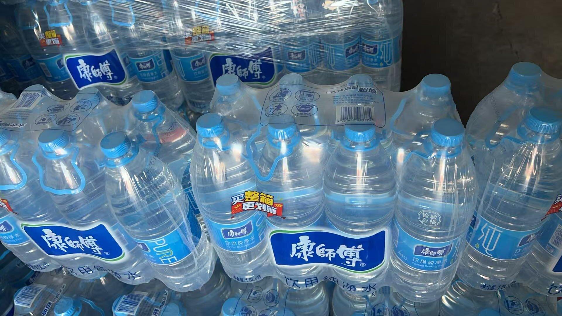 昆明矿泉水瓶装水饮料批发；昆明娃哈哈怡宝农夫山泉百岁山批发